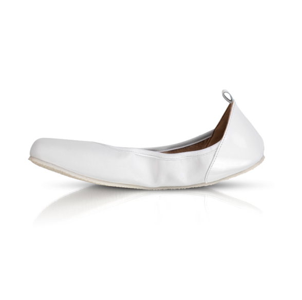 Shapen Tulip White all-white barefoot ballet flats made of high-quality leather.