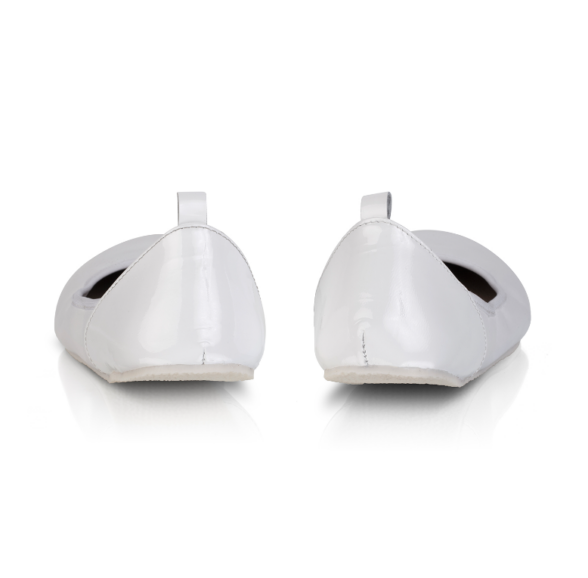 Shapen Tulip White all-white barefoot ballet flats made of high-quality leather.