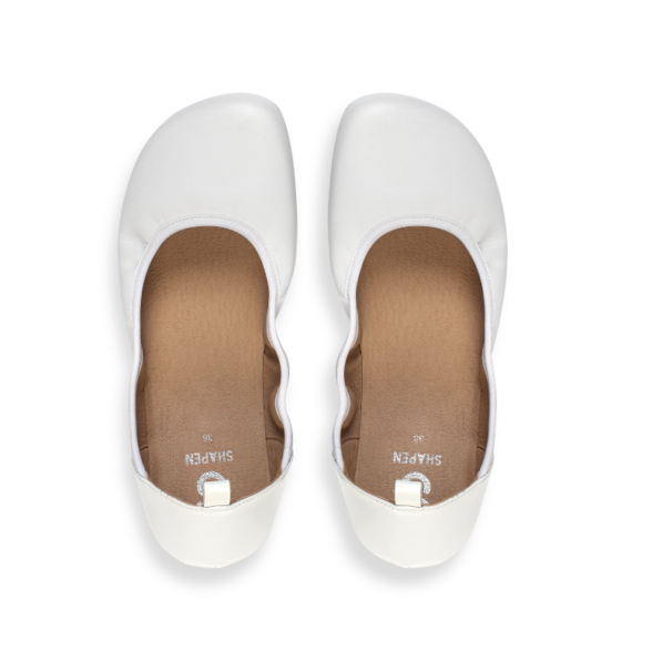 Shapen Tulip White all-white barefoot ballet flats made of high-quality leather.