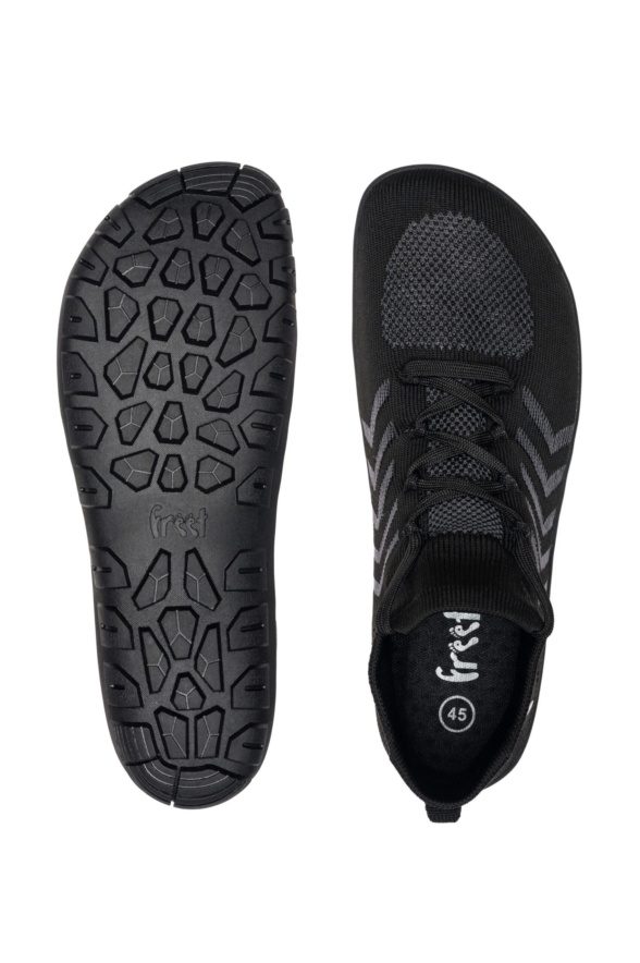 freet howgill black grey kerged musta värvi jalgatõmmatavad vegan jalanõud kootud tekstiili ja membraaniga. Need sügavama tallamustriga barefoot jalanõud on ideaalsed suvisteks matkadeks või vabaaja veetmiseks