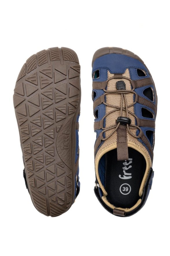 freet zennor junior brown blue üleni veganmaterjalidest valmistatud barefoot sandaalid lastele ja noortele. Antud sandaalide mudel sobib aktiivsemaks liikumiseks tänu kinnisele nina ja kannaosale