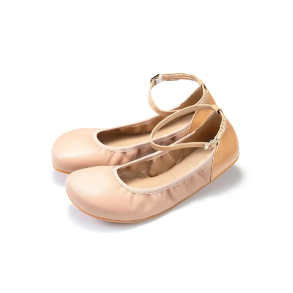 Shapen Tulip 3.0 Regular Beige are beige barefoot ballerinas made from natural leather.
