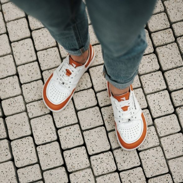 barebarics wave white orange stiilsed kvaliteetsest nahast barefoot tennised paeltega