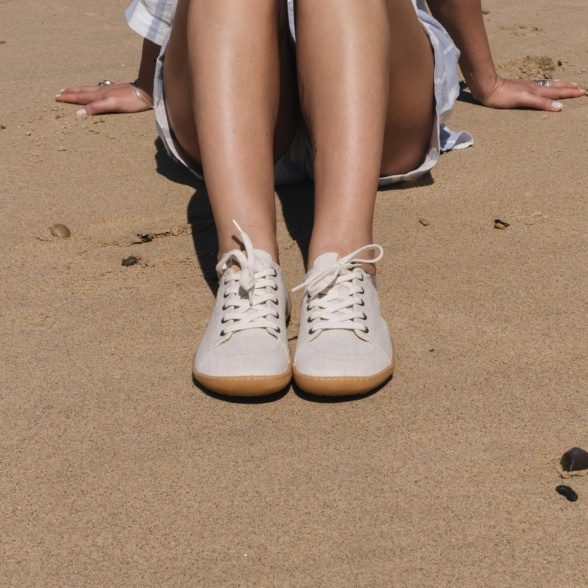 Mukishoes Sand vegan-friendly barefoot sneakers made from natural materials.