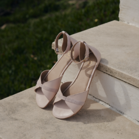 shapen petal light rose klassikalise lõikega imeilusad heleroosad barefoot sandaalid