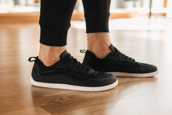 be lenka velocity black tekstiilist barefoot spordi ja vabaaja jalanõud, unisex disain ja paeltega reguleeritavad