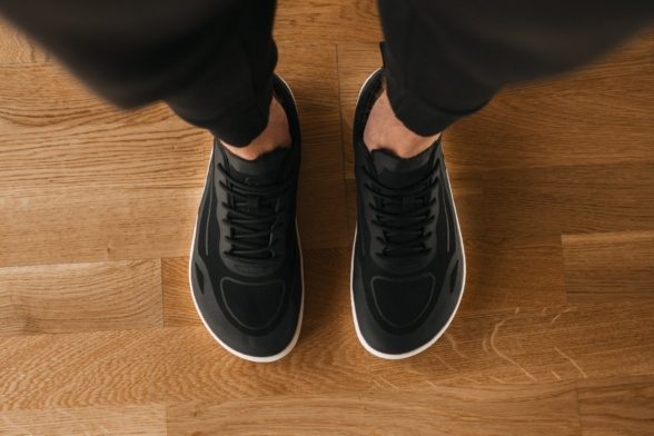be lenka velocity black tekstiilist barefoot spordi ja vabaaja jalanõud, unisex disain ja paeltega reguleeritavad