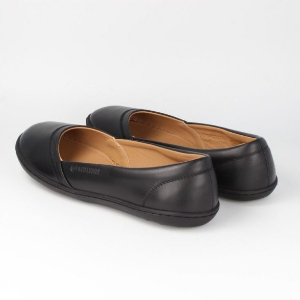 bLifestyle Ballerinastyle all-black classic leather barefoot ballet flats for women.