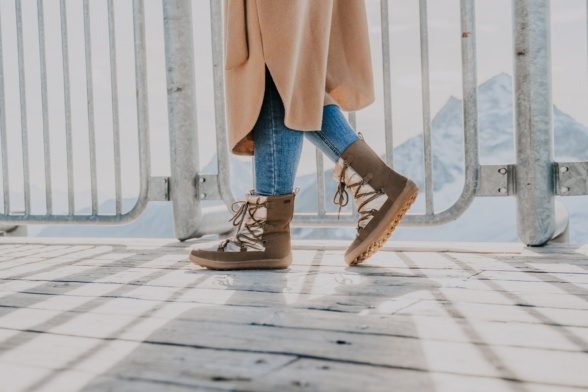 be lenka snowfox pruuni värvi ja sooja meriinovoodriga stiilsed ja lihtsasti jalgapandavad barefoot talvesaapad.