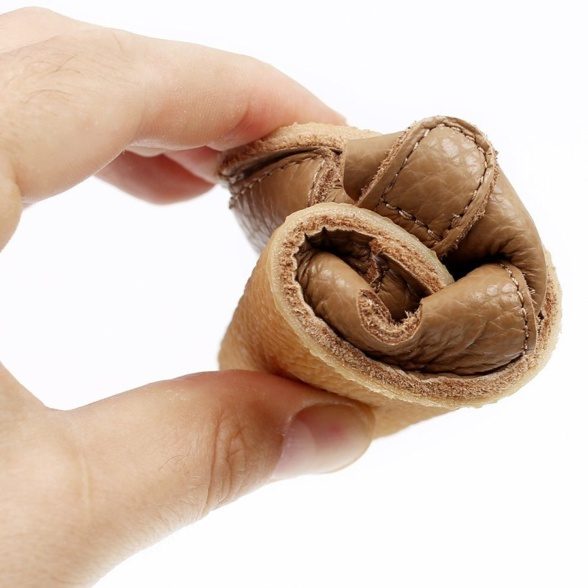 Tikki Nido Cappuccino beige barefoot sandals for children made of high-quality leather.