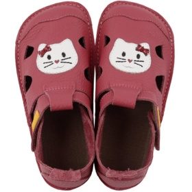 Tikki Nido Musette pink-colored children's barefoot sandals are adorned with a beautiful cat motif, cheerful pink sandals.