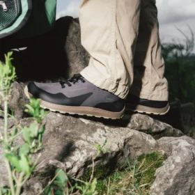 barebarics trekker dark grey maastikujalanõud on ideaalsed nii matkamiseks kui igapäevaseks kandmiseks. Kerged ja mugavad barefoot jalanõud on paeltega reguleeritavad, valmistatud kvaliteetsest nahast