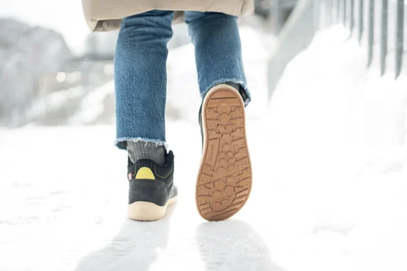 Be lenka articedge süsimustad barefoot saapad on valmistatud veganmaterjalidest. Need paeltega saapad sobivad nii matkamiseks kui igapäevaseks kandmiseks