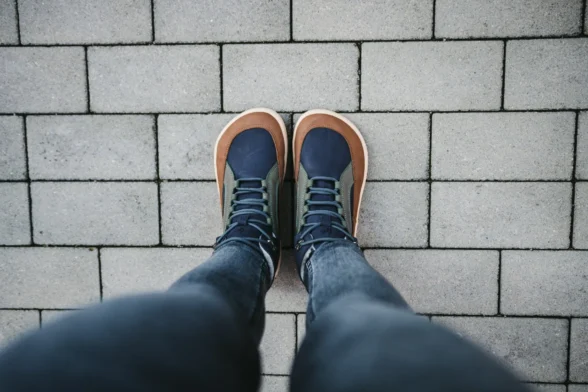 be lenka york kvaliteetsest nahast paelte ja sooja voodriga barefoot unisex talvesaapad sügava tallamustriga