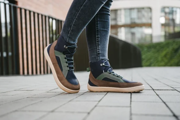 be lenka york kvaliteetsest nahast paelte ja sooja voodriga barefoot unisex talvesaapad sügava tallamustriga