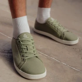 Groundies Lima Khaki vegan tekstiilist tennised on reguleeritavad tänu paeltele. Minimalistlik unisex mudel ning hästi hingavad barefoot tennised suve nautimiseks