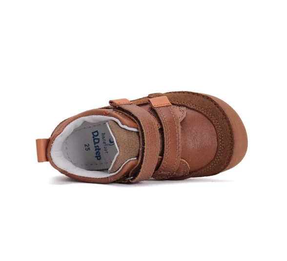 d.d.step sweetstep chocolate texas on üleni pruuni värvi nahast laste tossud krõpskinnitusega. need barefoot tossud sobivad laiale ja kõrgele jalale