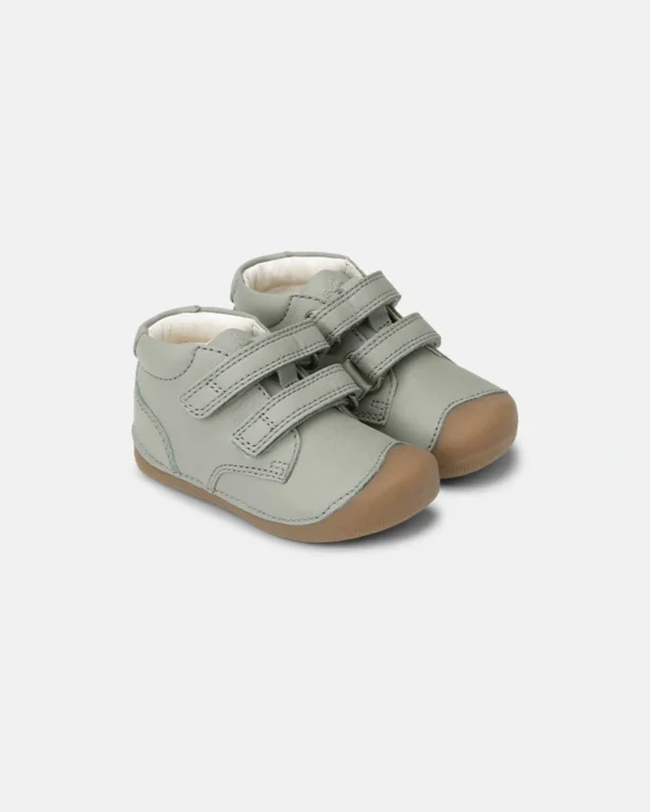 Bundgaard petit sage on helerohekat tooni nagast laste barefoot poolsaapad kummist talla ka kahe krõpskinnitusega