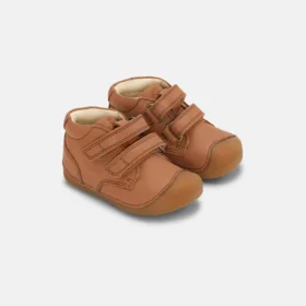 Bundgaard petit cognac on kummist tallal pruuni värvi nahast laste barefoot saapad esimesteks sammudeks