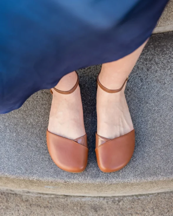 Shapen Poppy Cognac brown barefoot shoes for women made from high-quality leather