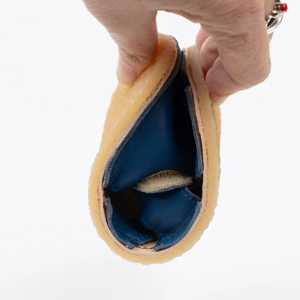 Lang.S Aranya Notte blue leather barefoot sandals for kids, suitable both as indoor shoes and summer footwear.