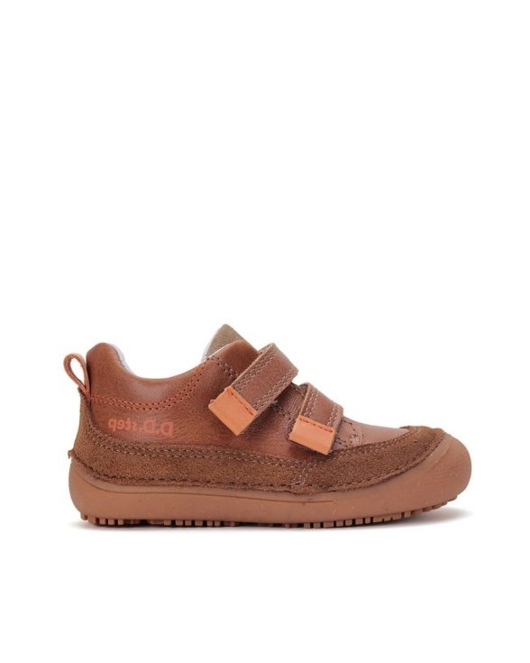 d.d.step sweetstep chocolate texas on üleni pruuni värvi nahast laste tossud krõpskinnitusega. need barefoot tossud sobivad laiale ja kõrgele jalale
