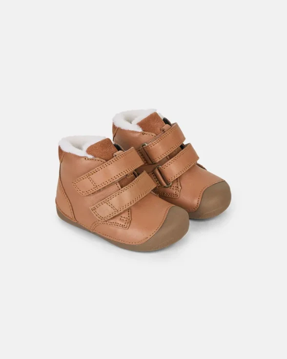 bundgaard petit winter cognac pruuni värvi nahast sooja villase voodriga laste barefoot talvesaapad esimesteks sammudeks