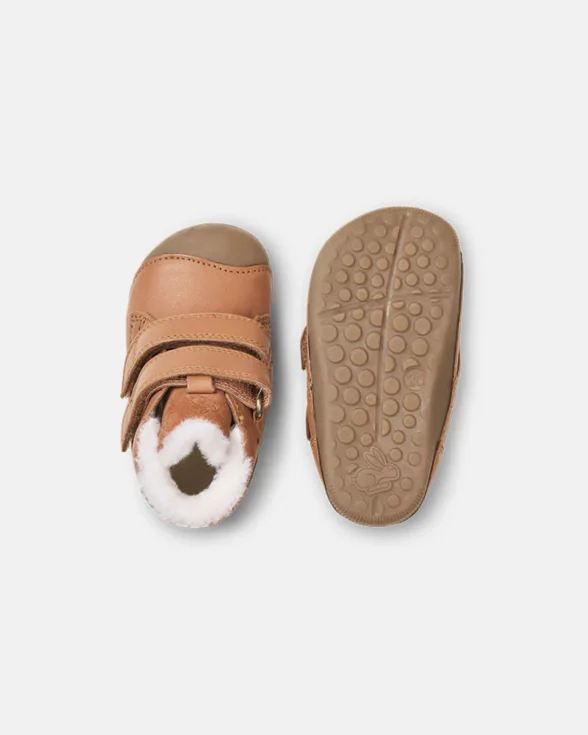 bundgaard petit winter cognac pruuni värvi nahast sooja villase voodriga laste barefoot talvesaapad esimesteks sammudeks