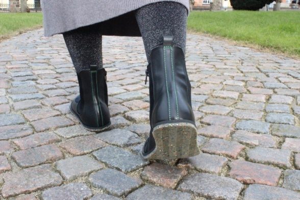 annika barefoot musta värvi nahast barefoot chelsea saapad lukuga naistele sädelevad