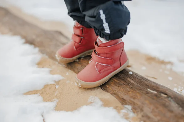 Minimus Robin 2 Red punast värvi nahast laste barefoot talvesaapad krõpsude ja sooja voodriga
