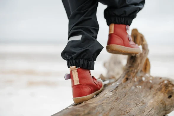 Minimus Robin 2 Red punast värvi nahast laste barefoot talvesaapad krõpsude ja sooja voodriga